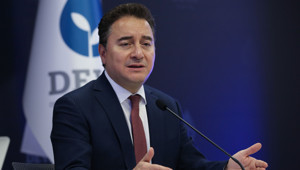 Babacan’dan 'genç aday' eleştirilerine cevap: Enflasyonu tek haneye indirdi