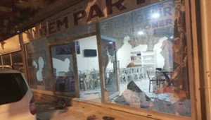 İnegöl'de DEM Parti binasına baltalı saldırı