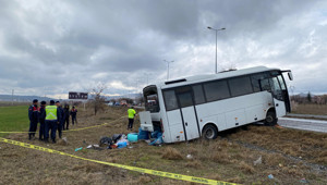 Kayseri'de cezaevi nakil aracı devrildi: 2'si ağır, 11 yaralı