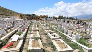 Hatay'daki yağışta Deprem Şehitleri Mezarlığı zarar gördü