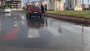 Şiddetli rüzgar ve sağanak Kayseri'de çatıları uçurdu