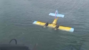 Aydın'da yangına müdahale eden uçak su aldığı sırada suya battı: Üç personel kurtarıldı