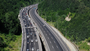 Bayram tatili: Yollarda trafik yoğunluğu yaşanıyor