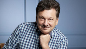 Vedat Milor'un içinde bulunduğu araç kaza yaptı