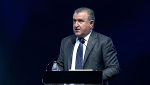 Bakan Bak, A Spor muhabiri Emre Kaplan’a yönelik saldırıyı kınadı