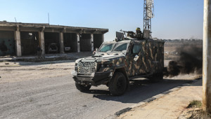 Esad rejimiyle çatışan rejim karşıtı gruplar, Halep kentinin dış mahallelerinin bir kilometre yakınına ulaştı
