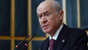 Devlet Bahçeli'den Ahmet Davutoğlu'na teşekkür telefonu