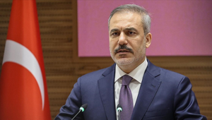 Dışişleri Bakanı Fidan, CHP Genel Başkanı Özel'e yapılan yumruklu saldırıyı kınadı