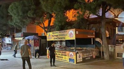 İBB, Maltepe'deki kaçak büfeyi kaldırdı
