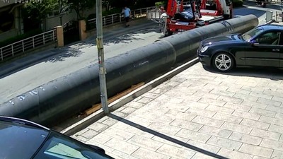 Kadıköy'de yük taşıma asansöründen düşen işçi hayatını kaybetti