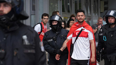 Türk taraftarlar Berlin'de gözaltına alındı