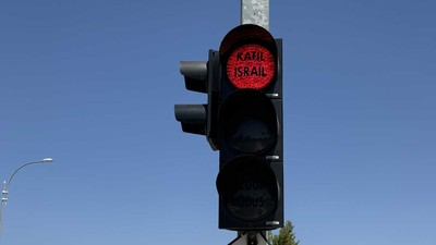 İsrail, Elazığ'da trafik ışıklarıyla protesto edildi
