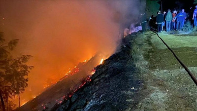 Muğla'da orman yangınları nedeniyle Yatağan-Çine yolu çift yönlü trafiğe kapatıldı