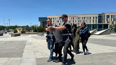 Atatürk Anıtı'na balta ile saldıran dayı ile yeğenin 'akıl sağlığı yerinde' çıktı