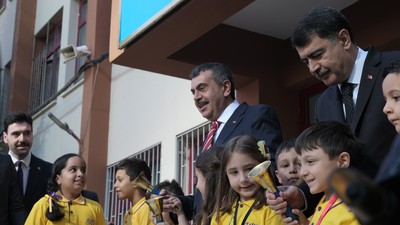Bakan Tekin, yeni eğitim öğretim yılının ilk ders zilini çaldı