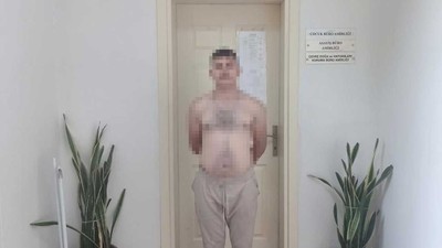 Elleri kelepçeli polisten kaçan tutuklu camide yakalandı