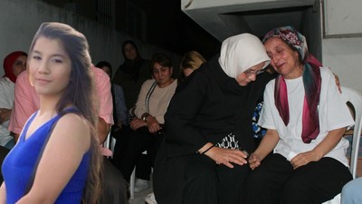 Öldürülen 21 yaşındaki Pelin'in cenazesi memleketi Manisa'ya götürüldü