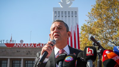 Özgür Özel: 10 Ekim'de yaşamını yitiren 104 barış güvercinini saygıyla anıyorum