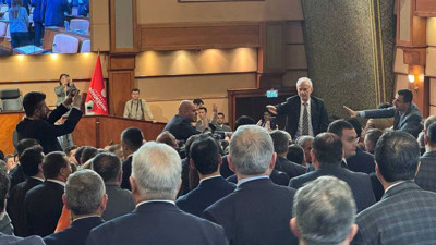 İBB Meclisine kavga nedeniyle ara verildi