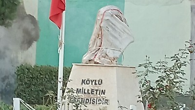 İzmir'de 2 Atatürk büstüne saldırı