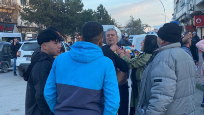 Husumetli olduğu eski muhtarı 4 yerinden bıçaklayıp, ağır yaraladı