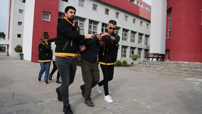 Sosyal medyadan ulaştıkları Mehmet’i tanışma bahanesiyle çağırıp, öldürmüşler