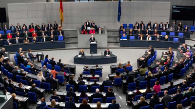 Almanya Başbakanı Scholz, Federal Mecliste yapılan oylamada güvenoyu alamadı