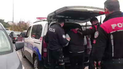 Galatasaray - Göztepe maçına giden taraftarlar arasında bıçaklı kavga; 2 yaralı