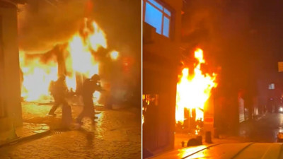 Beyoğlu'nda peş peşe iki yangın: Terzi dükkanı ve ev alev alev yandı