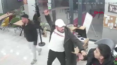 Sahibiyle tartıştıkları iş yerini pala ve silahla bastılar, kaçarken trafiğe takılınca esnaftan dayak yediler