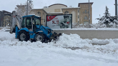 Hakkari'de 168 yerleşim yeri ulaşıma kapandı