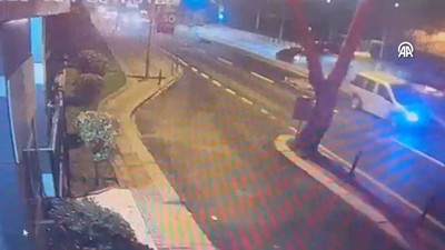 Zeytinburnu'nda ticari aracın çarptığı kadın öldü, çocuğu yaralandı