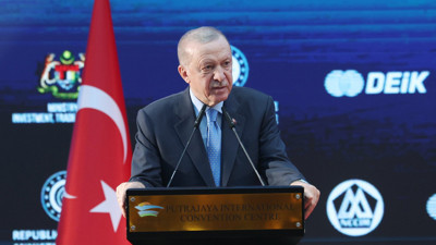 Cumhurbaşkanı Erdoğan: Türkiye'yi küresel bir güç merkezi yapana kadar durmadan çalışacağız