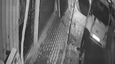 Avcılar'da düz kontak yöntemiyle çalıştırdıkları kamyoneti böyle çaldılar