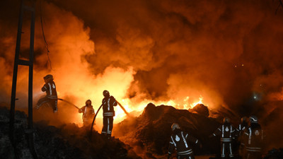Avcılar'da geri dönüşüm tesisinde yangın