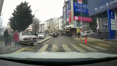 Esenyurt'ta yaya yolunda tehlikeye davetiye çıkaran geçiş