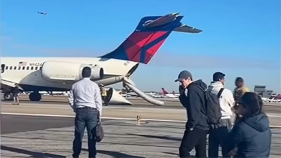 ABD'de içi dumanla kaplanan uçaktaki yolcular tahliye edildi