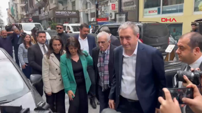 Öcalan ile 3. kez görüşen DEM Parti İmralı Heyeti, İstanbul'da açıklamanın yapılacağı otele geldi