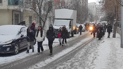 Van'ın 3 ilçesinde eğitime 'kar' engeli