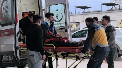 Tadilat sırasında çatıdan düşen iş yeri sahibi ağır yaralandı