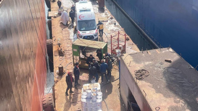 Kaynak yaparken vinç sepetinden düşen usta öldü