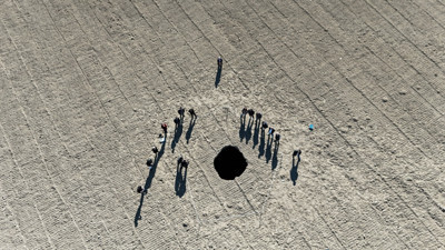 Karaman'da bir tarlada 10 metre çapında, 65 metre derinliğinde obruk oluştu