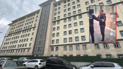 'Mutfak görevlisiyim' diyerek girdiği kız yurdunda takip ettiği öğrenciye arkadaşlık teklif etti, gözaltına alındı