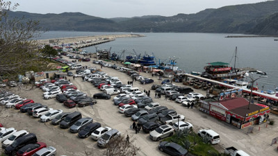 Amasra'da bayram yoğunluğu; ilçeye 4 günde 14 bin 600 araç giriş yaptı