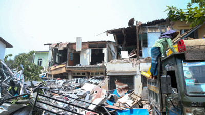 Myanmar'daki depremlerde hayatını kaybedenlerin sayısı 3 bini geçti