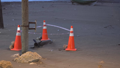 Hatay'da sahile roket vurdu