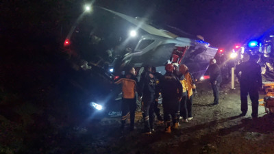 Çorum'da Adana'daki festivalden dönen tur otobüsü kaza yaptı: 24 yaralı