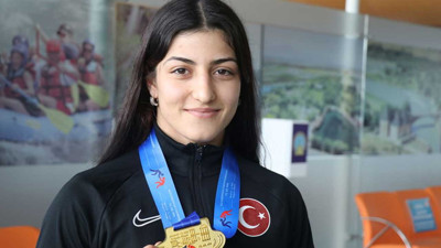 Elvira Kamaloğlu, Avrupa Güreş Şampiyonası'nda gümüş madalya kazandı