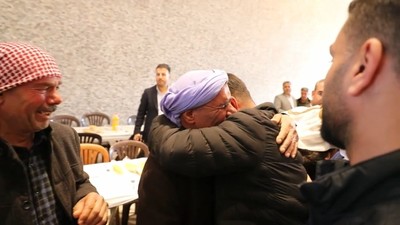 Husumetli aileler barışta gözyaşı döktü
