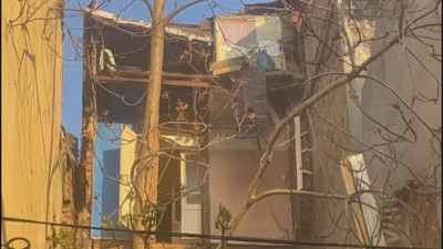 Şişli'de bir binada kısmi çökme meydana geldi